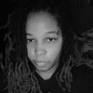 Meet your Posher, Latoya